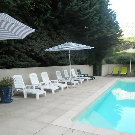 Au Pont Romain Bed & Breakfast
