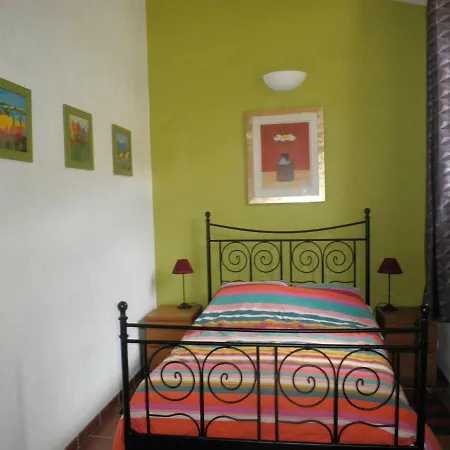 Au Pont Romain Bed & Breakfast
